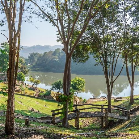 לינה וארוחת בוקר Nan Waterside Hong Bon Nern מראה חיצוני תמונה