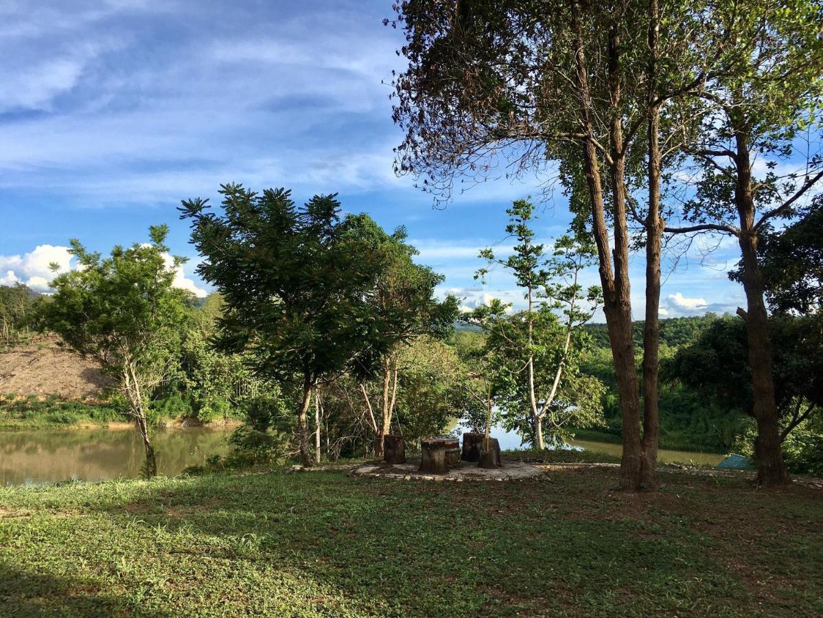 לינה וארוחת בוקר Nan Waterside Hong Bon Nern מראה חיצוני תמונה