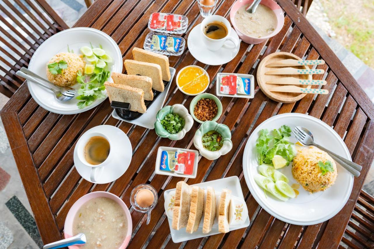 לינה וארוחת בוקר Nan Waterside Hong Bon Nern מראה חיצוני תמונה